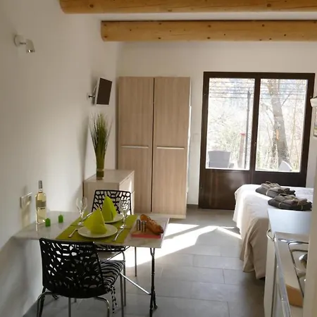 Hébergement de vacances Gîtes Lumière En Luberon Céreste